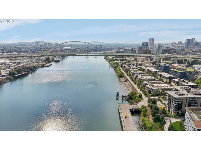 1740 Nw RIVERSCAPE St, Portland, OR 97209