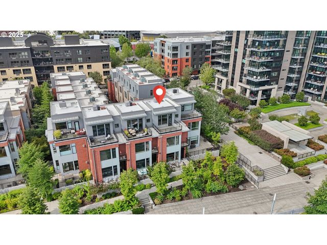 1740 Nw RIVERSCAPE St, Portland, OR 97209