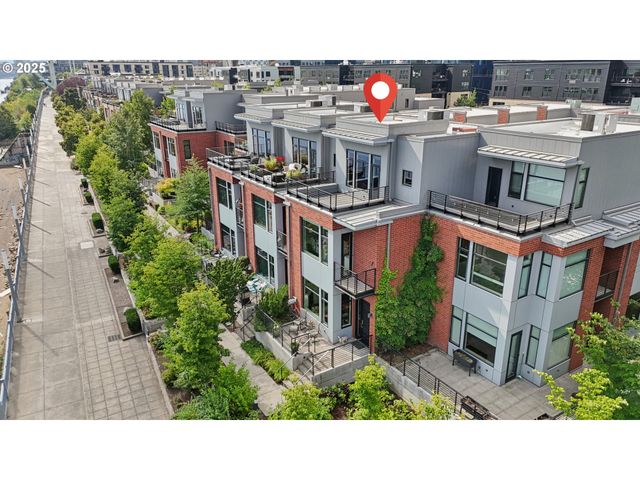 1740 Nw RIVERSCAPE St, Portland, OR 97209