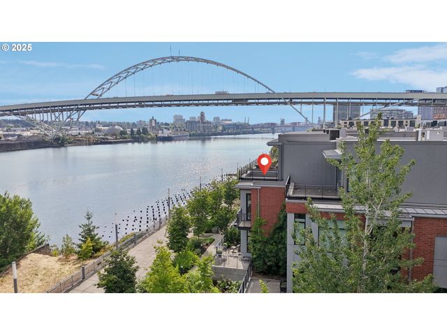 1740 Nw RIVERSCAPE St, Portland, OR 97209