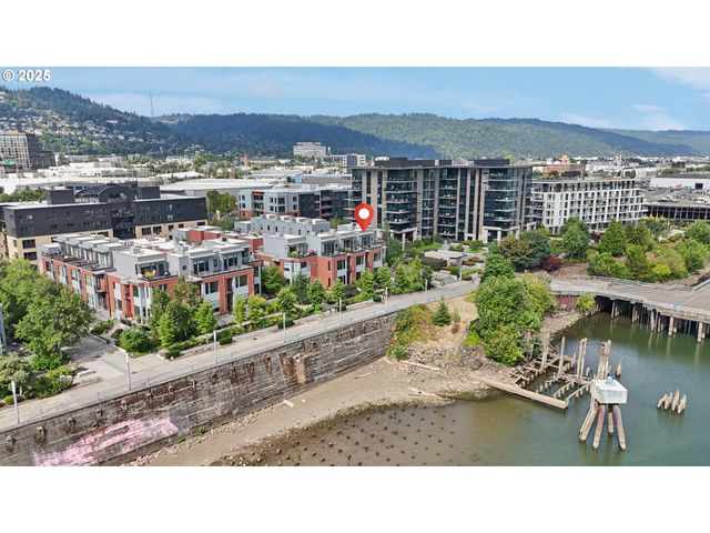 1740 Nw RIVERSCAPE St, Portland, OR 97209