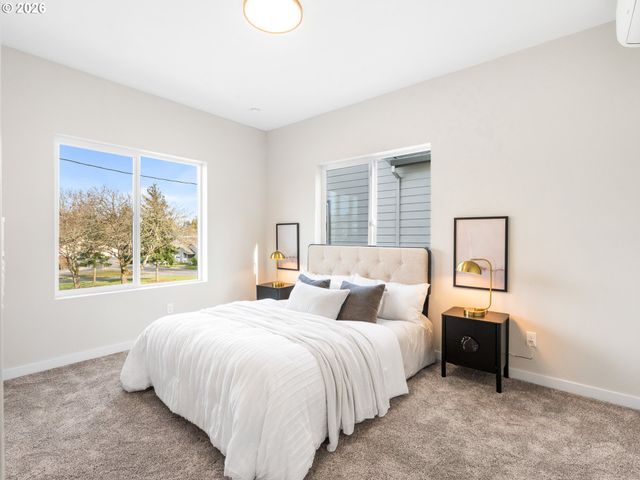 8630 Sw 21st Ave 1, Portland, OR 97219