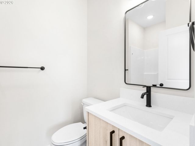 8630 Sw 21st Ave 1, Portland, OR 97219