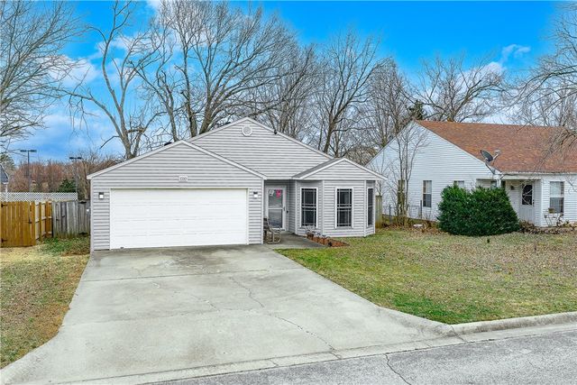 1210 Spring Street, Bentonville, AR 72712