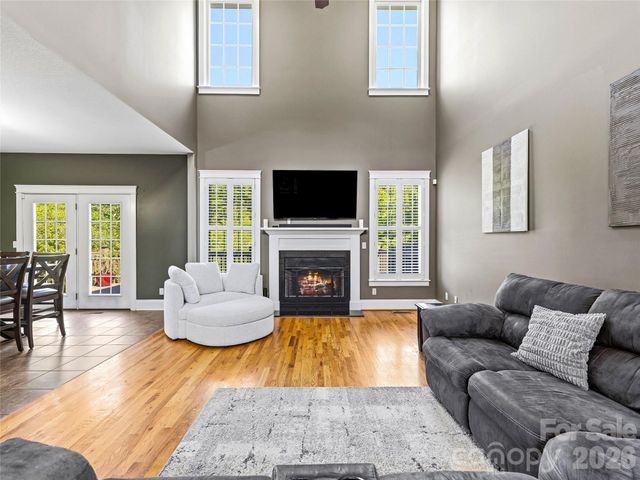 8 Old Farm House Road, Weaverville, NC 28787