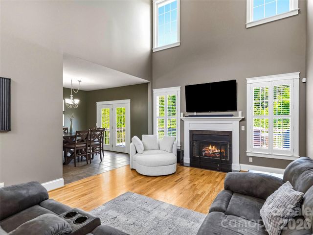 8 Old Farm House Road, Weaverville, NC 28787