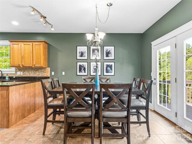 8 Old Farm House Road, Weaverville, NC 28787