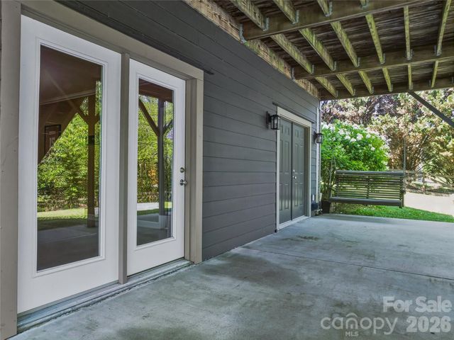 8 Old Farm House Road, Weaverville, NC 28787