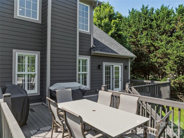 8 Old Farm House Road, Weaverville, NC 28787