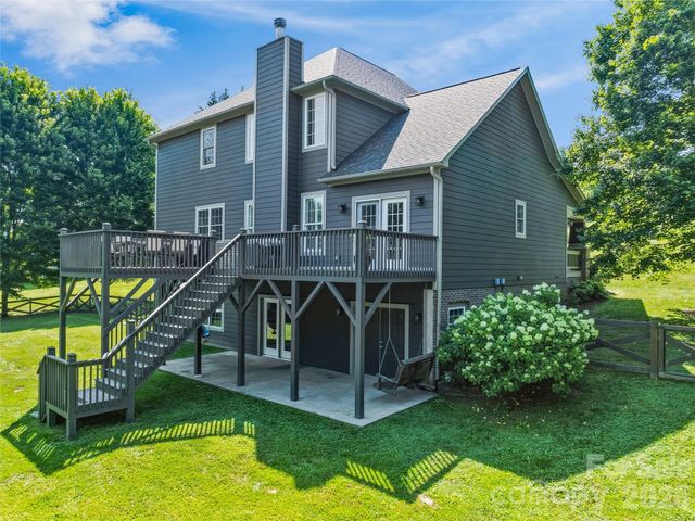 8 Old Farm House Road, Weaverville, NC 28787