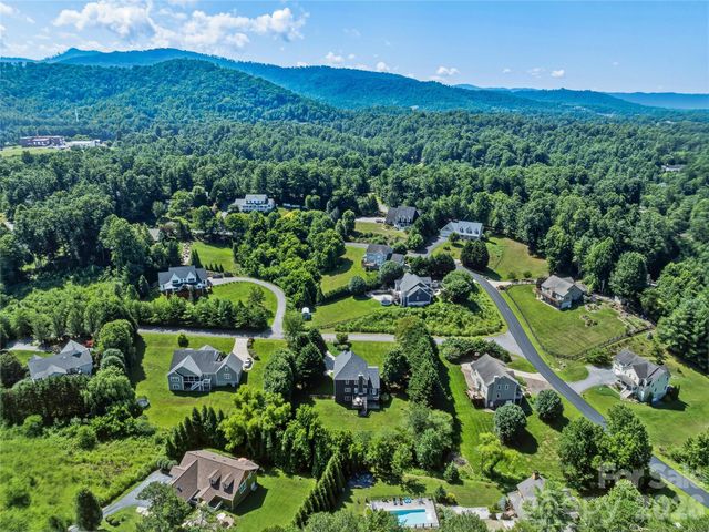 8 Old Farm House Road, Weaverville, NC 28787