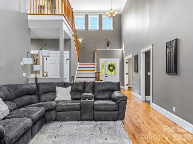8 Old Farm House Road, Weaverville, NC 28787