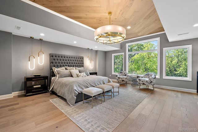 31011 Pioneer Avenue, Bingham Farms, MI 48025