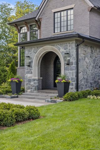 31011 Pioneer Avenue, Bingham Farms, MI 48025