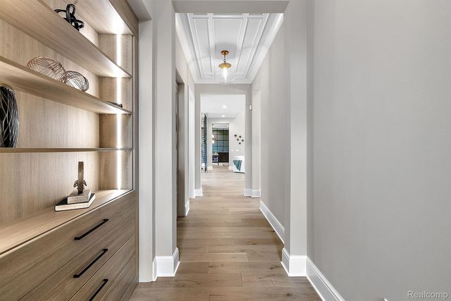 31011 Pioneer Avenue, Bingham Farms, MI 48025