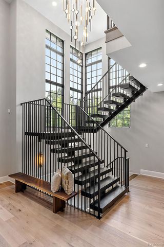 31011 Pioneer Avenue, Bingham Farms, MI 48025