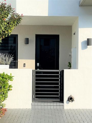 491 SW 91st Pl, Miami, FL 33174