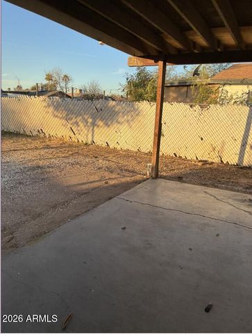 899 E ERIE Street, Chandler, AZ 85225