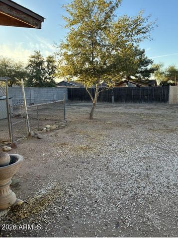 899 E ERIE Street, Chandler, AZ 85225