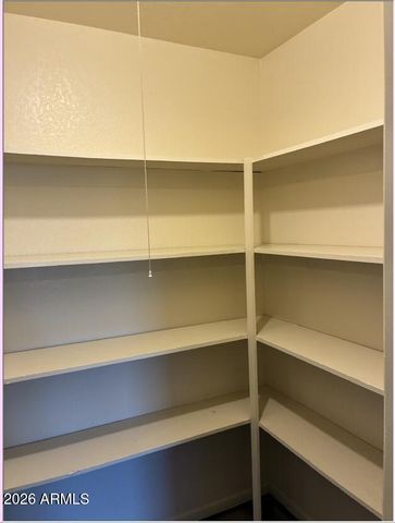 899 E ERIE Street, Chandler, AZ 85225