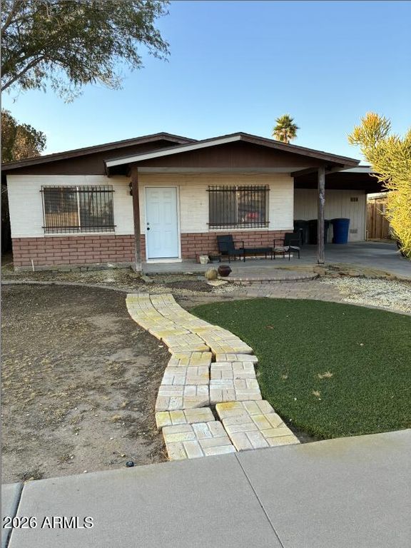 899 E ERIE Street, Chandler, AZ 85225