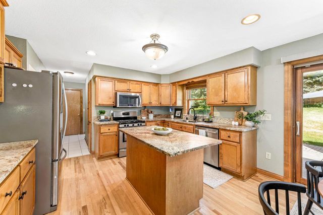 3106 Fox Ridge DRIVE, Waukesha, WI 53189