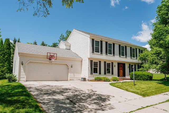 3106 Fox Ridge DRIVE, Waukesha, WI 53189