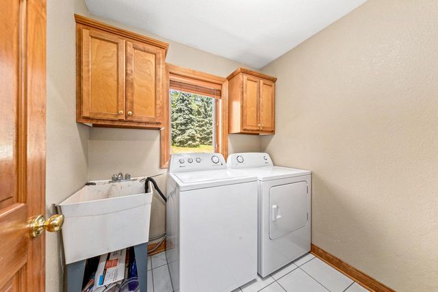 3106 Fox Ridge DRIVE, Waukesha, WI 53189