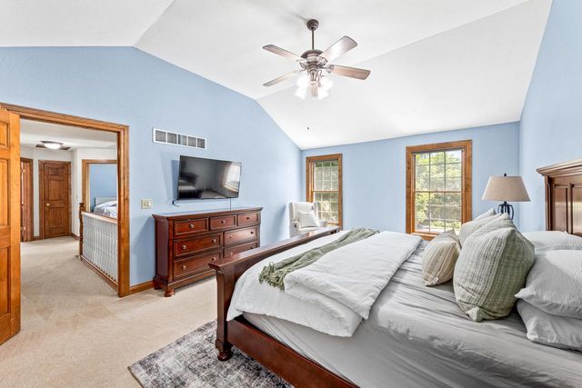 3106 Fox Ridge DRIVE, Waukesha, WI 53189