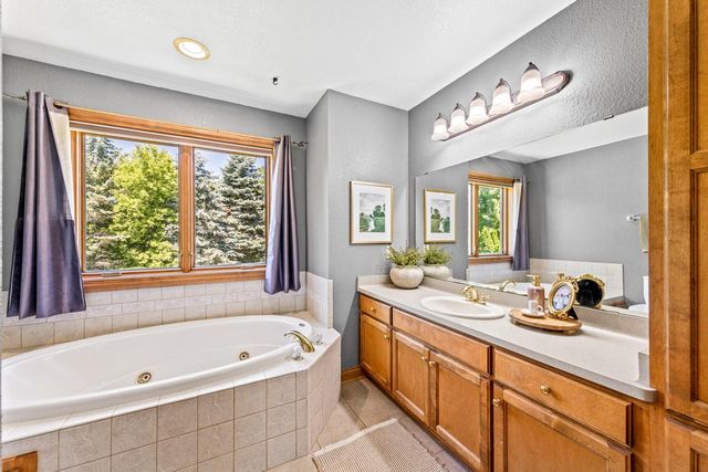 3106 Fox Ridge DRIVE, Waukesha, WI 53189
