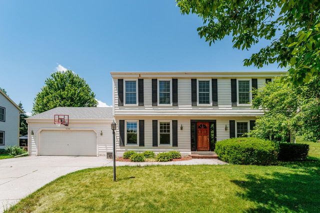 3106 Fox Ridge DRIVE, Waukesha, WI 53189