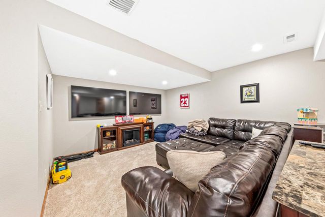 3106 Fox Ridge DRIVE, Waukesha, WI 53189