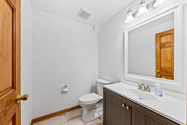 3106 Fox Ridge DRIVE, Waukesha, WI 53189