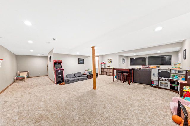 3106 Fox Ridge DRIVE, Waukesha, WI 53189