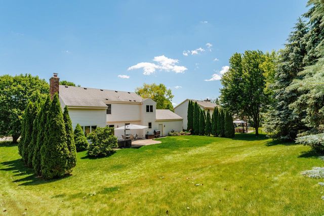 3106 Fox Ridge DRIVE, Waukesha, WI 53189