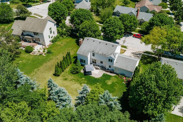 3106 Fox Ridge DRIVE, Waukesha, WI 53189