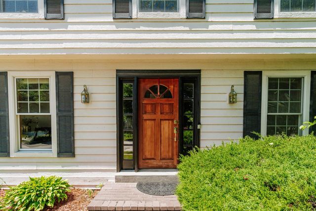 3106 Fox Ridge DRIVE, Waukesha, WI 53189