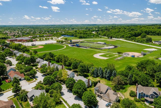 3106 Fox Ridge DRIVE, Waukesha, WI 53189
