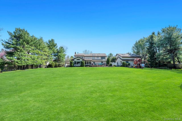 9 Artisan Avenue, Huntington, NY 11743