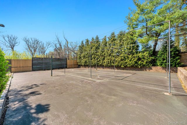 9 Artisan Avenue, Huntington, NY 11743