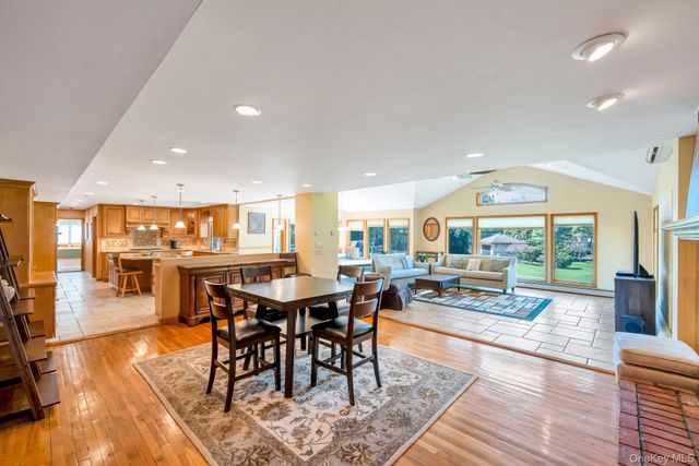 9 Artisan Avenue, Huntington, NY 11743