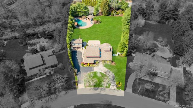 9 Artisan Avenue, Huntington, NY 11743