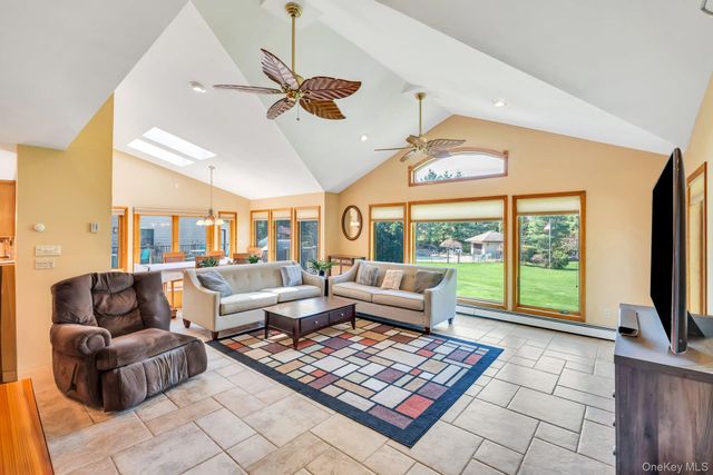 9 Artisan Avenue, Huntington, NY 11743