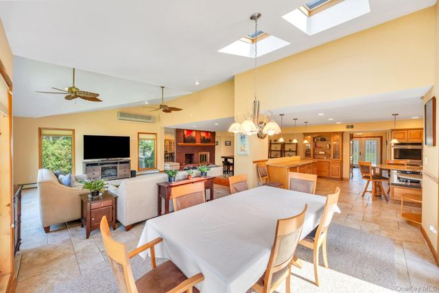 9 Artisan Avenue, Huntington, NY 11743