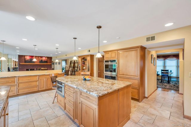 9 Artisan Avenue, Huntington, NY 11743