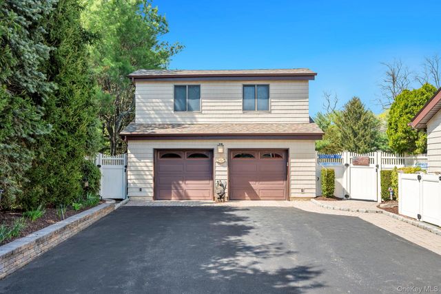 9 Artisan Avenue, Huntington, NY 11743