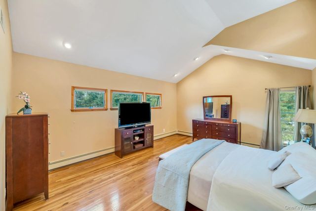 9 Artisan Avenue, Huntington, NY 11743