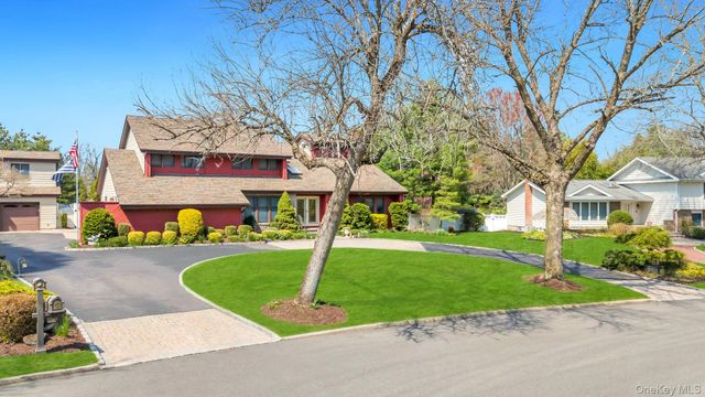 9 Artisan Avenue, Huntington, NY 11743