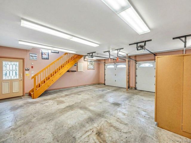 9 Artisan Avenue, Huntington, NY 11743