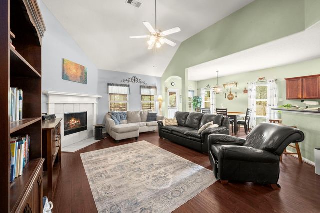 10490 Sunflower Drive, Conroe, TX 77318